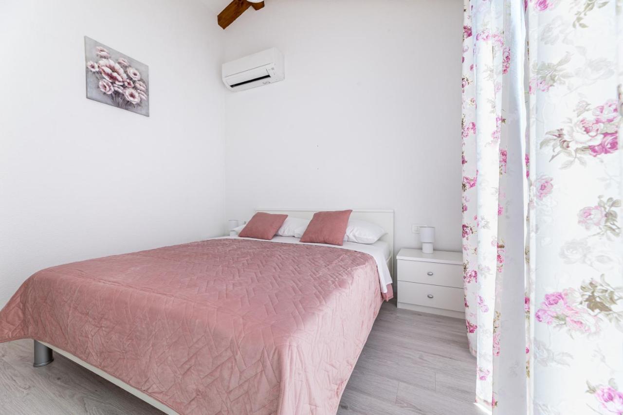 La Terza Villa Milohnici Dış mekan fotoğraf